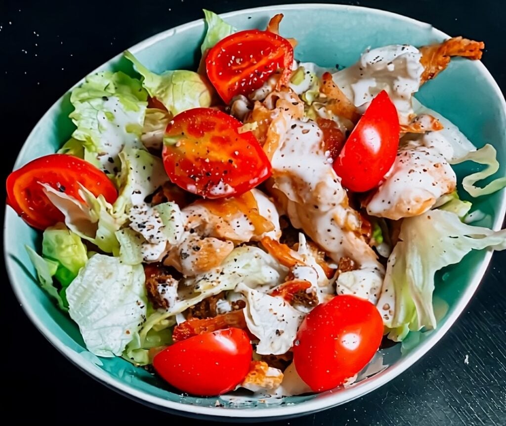 Greek salad with chicken recipe for weight loss.