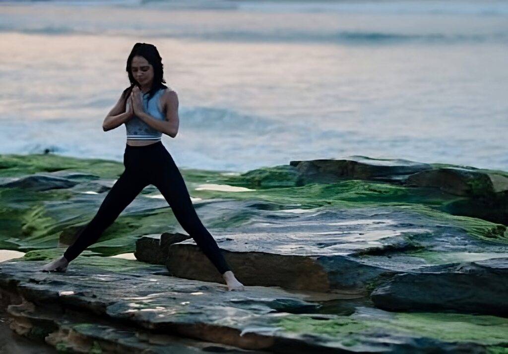 Woman exercising to lose weight.