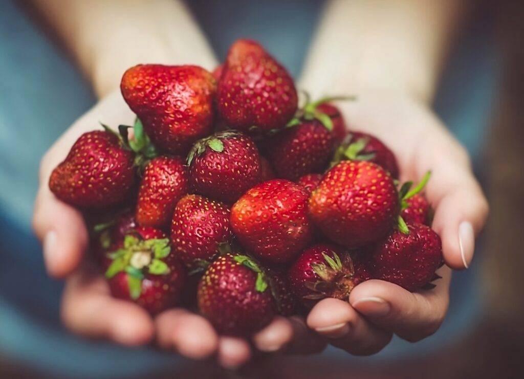 Strawberries for healthy weight loss.