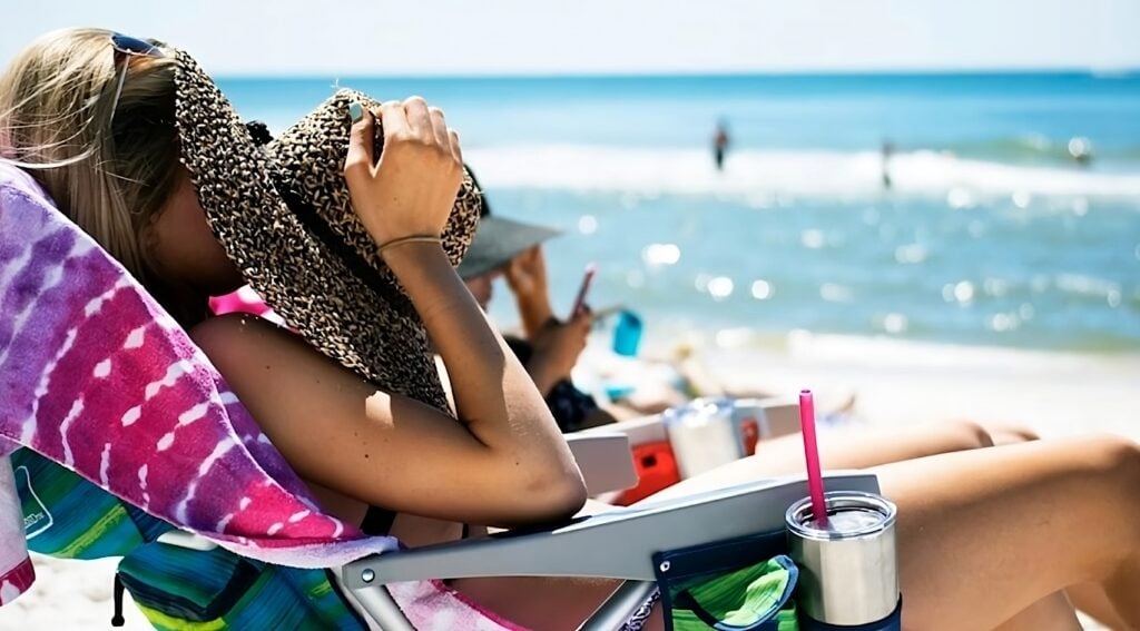 Sunscreen is important to use to avoid wrinkles on the skin and to maintain healthy skin.